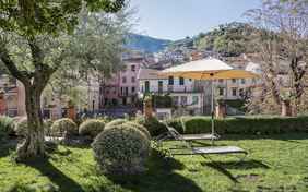 Der schöne Garten mit Dorfblick - Foto: Stefano Scatà